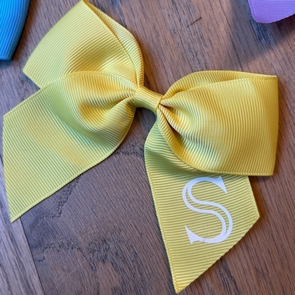 Custom Mono “S” 4 inch ribbon hair bows w alligator clip Bundle of 7 bows NEW - Picture 3 of 4